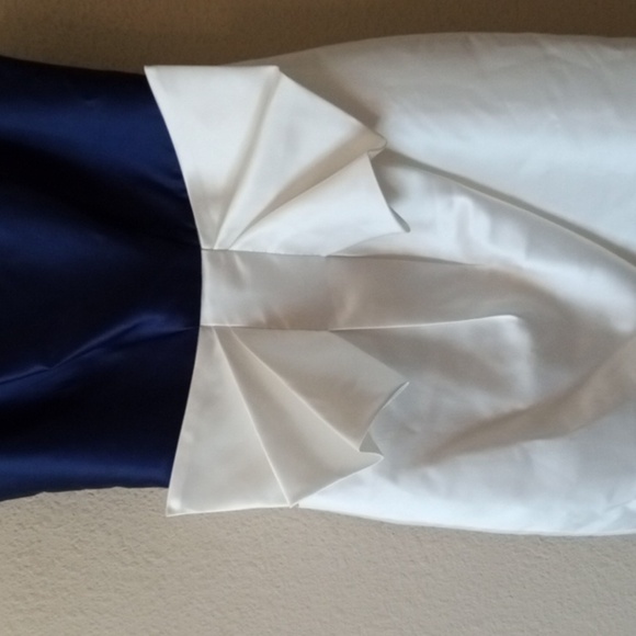 Kay Under Gown - Picture 4 of 13